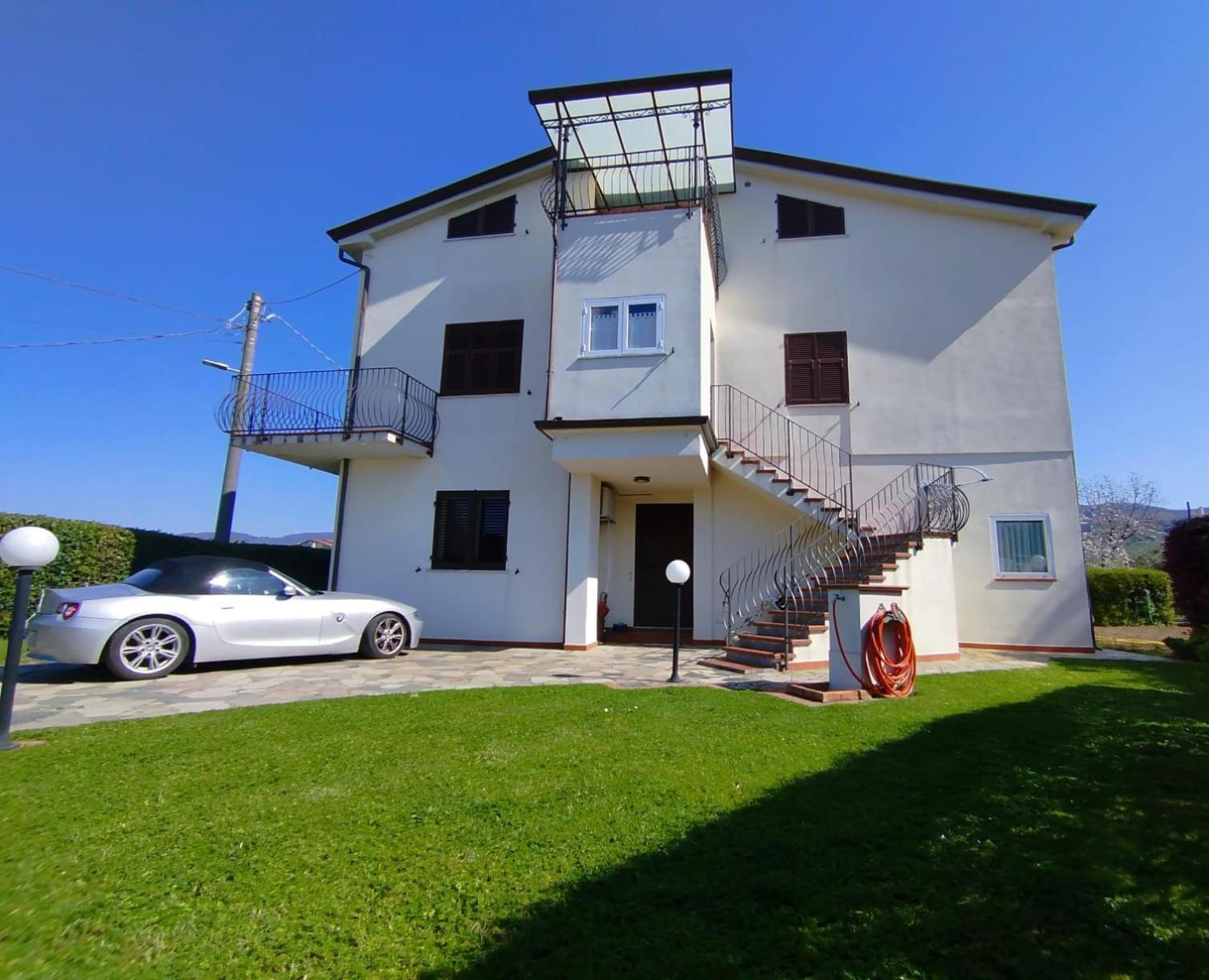 Ca' Fra E Oly Apartment Castelnuovo Magra Exterior photo